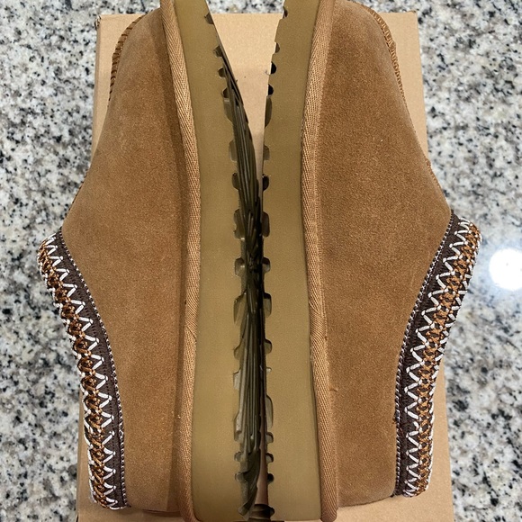 Ugg Tasman Slippers - Picture 1 of 5